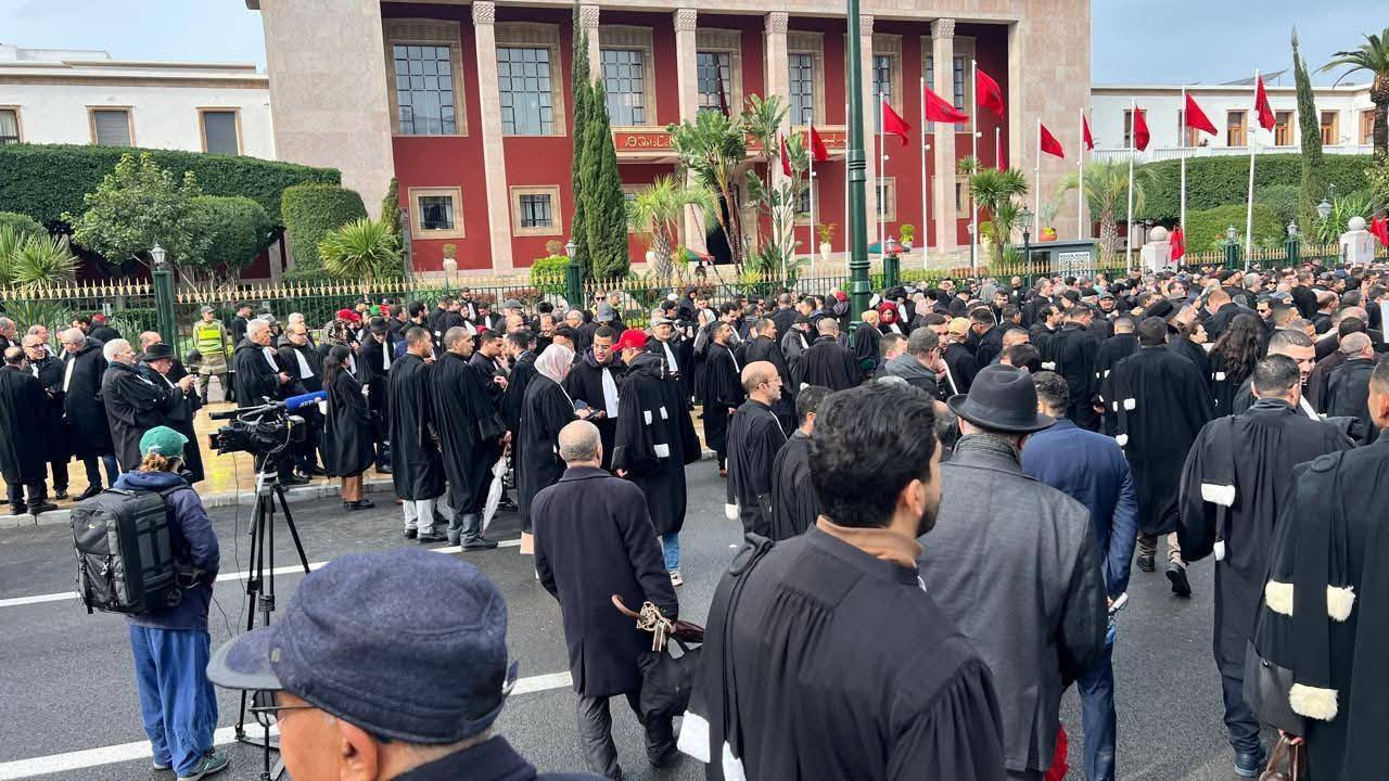تصعيد غير مسبوق داخل مهنة المحاماة.. النقباء يلوحون بالاستقالة احتجاجا على تعديلات وهبي