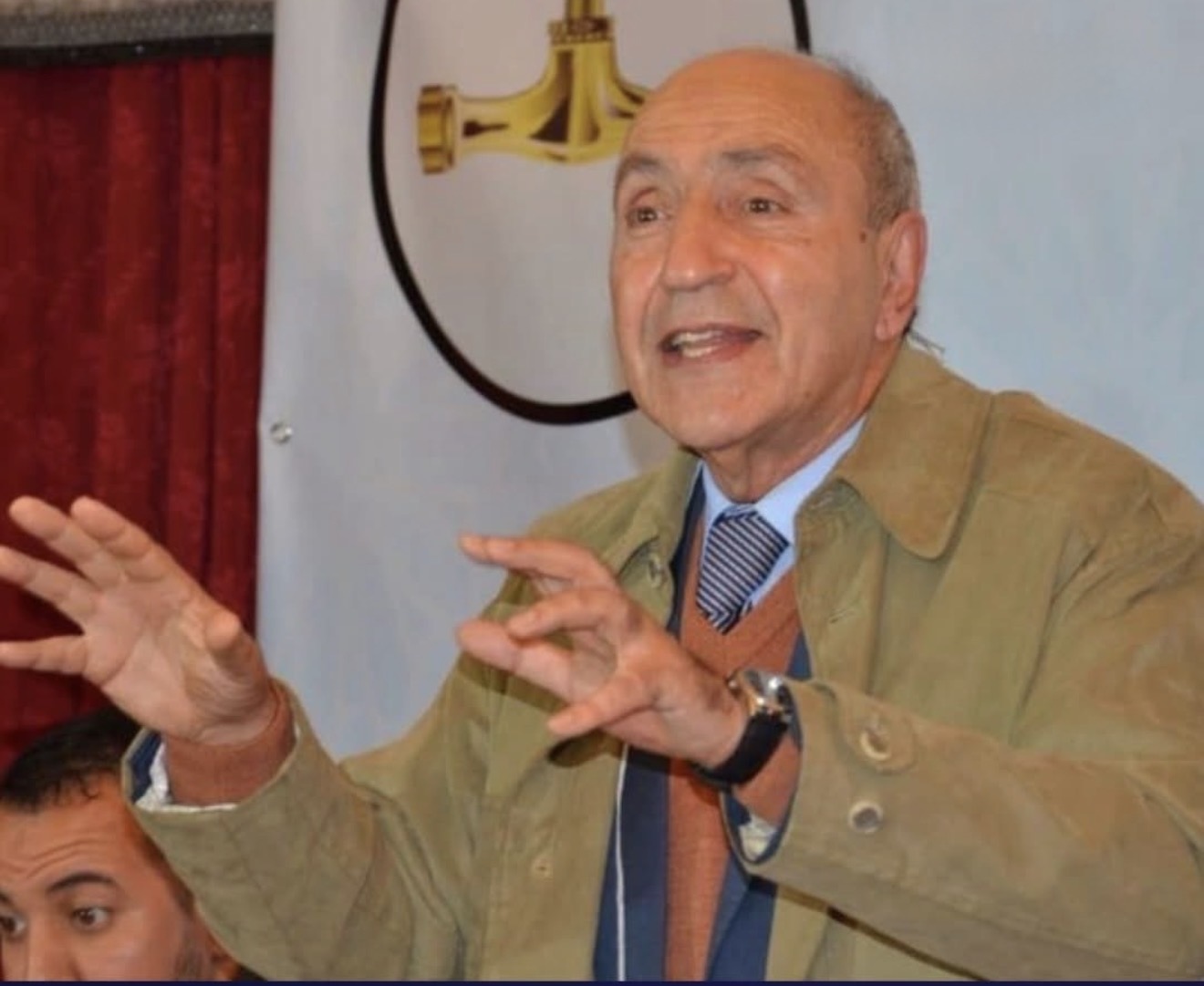 في خطوة مفاجئة زعيم حزب "روبيني" يعلن استقالته من مهام الأمين العام