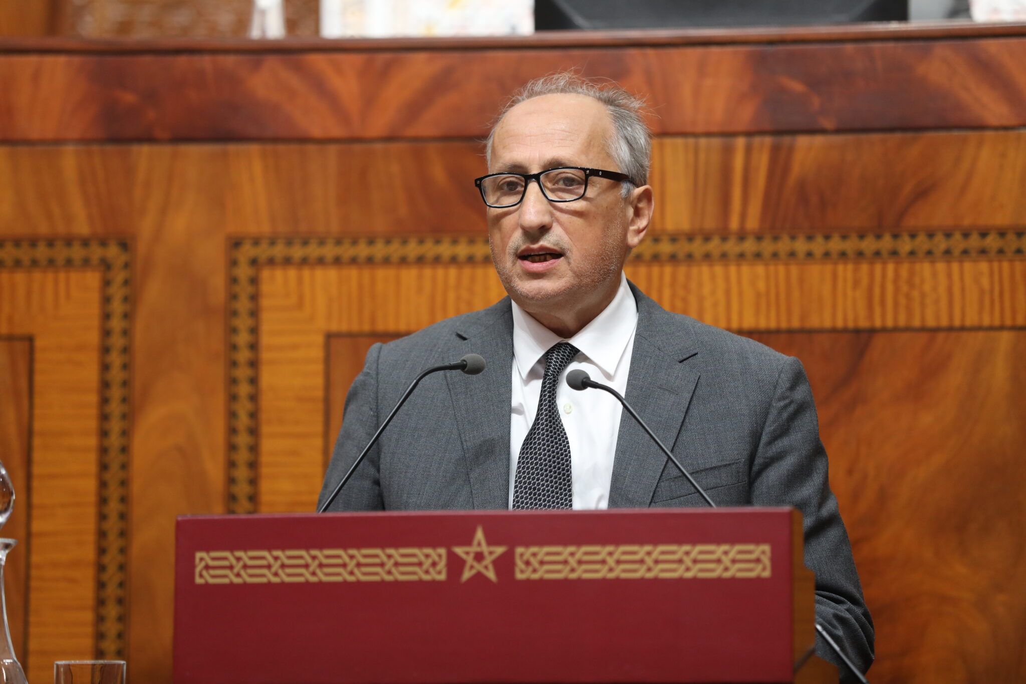 خبراء فرنسيون "منبهرون" بمدارس الريادة… والمغاربة يتساءلون: هل رأوا ما لم نره نحن؟