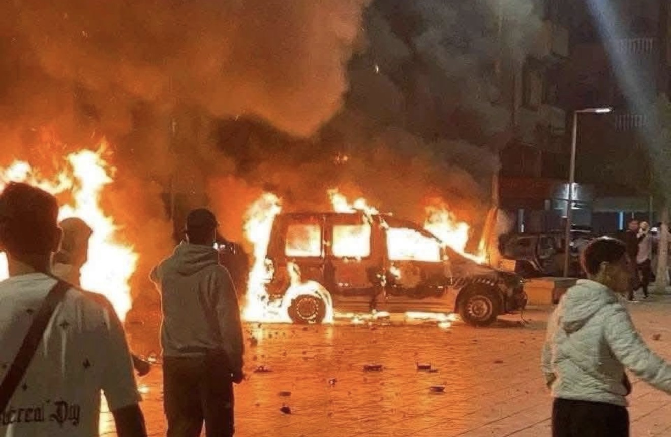 أعمال تخريب ونهب تطال ممتلكات عامة وخاصة.. مواطنون يستنكرون تحول المظاهرات السلمية إلى ملاذ للمخربين