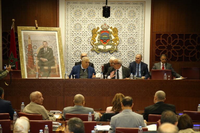 الأغلبية تتجه لتشديد شروط الترشح وضبط الحملات الانتخابية وتقييد دعم المستقلين